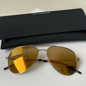 Sunglasses Saint Lauren
